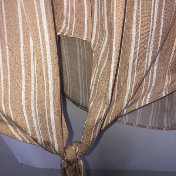 Lulu’s Off Shoulder Blouse Top XL Stripe Tan  Cream Keyhole Tie Bottom - Picture 8 of 10